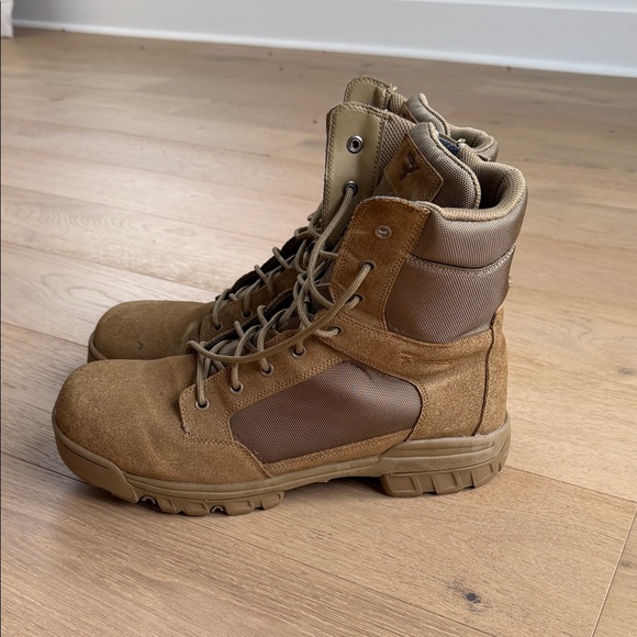 Bates Men\'s Light Brown Tactical Boots